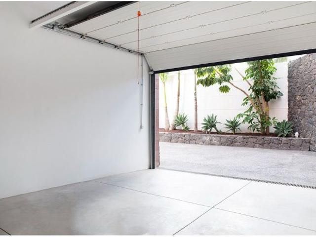 Casa en venta en La Caleta, Adeje