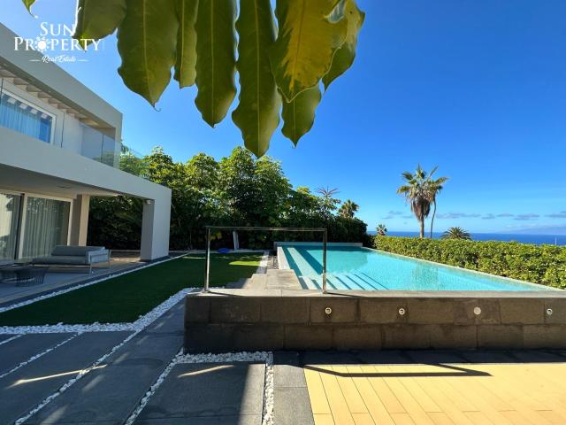 Chalet en venta en Los Olivos, Adeje
