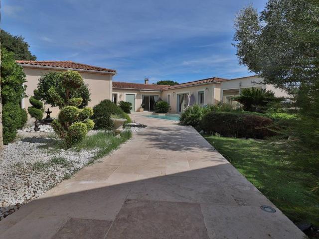 Villa vente à France métropolitaine, Nîmes