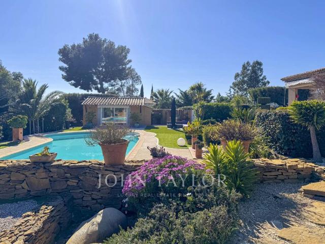 Villa vente à Arrondissement de Toulon, La Cadière-d'azur
