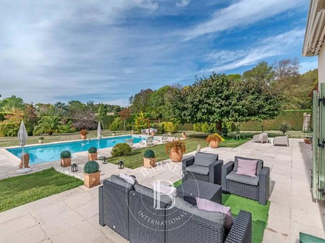 Villa vente à Châteauneuf-Grasse, Alpes-Maritimes