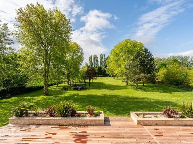 Villa vente à France métropolitaine, Ambérieux-en-dombes