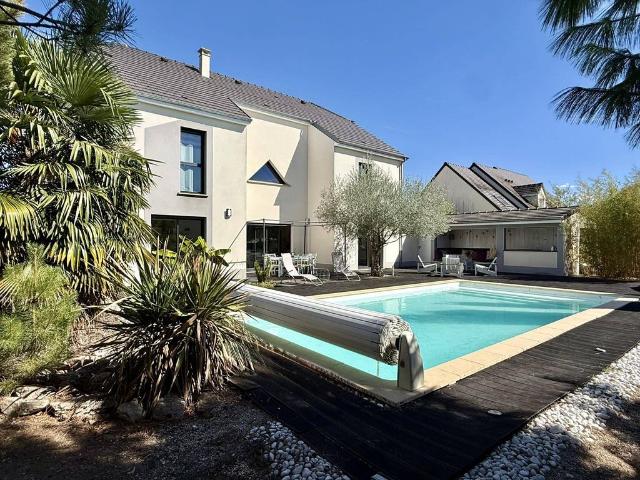 Villa vente à Saint-Julien-les-Villas, Aube