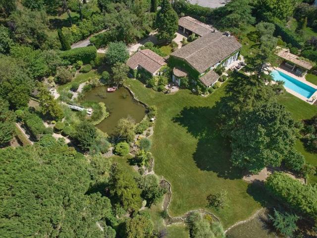 Villa vente à Grasse, Châteauneuf-grasse