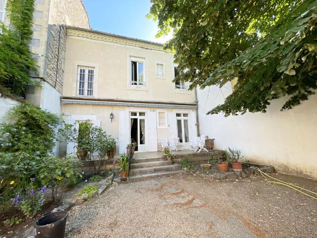 Villa vente à France métropolitaine, Nîmes