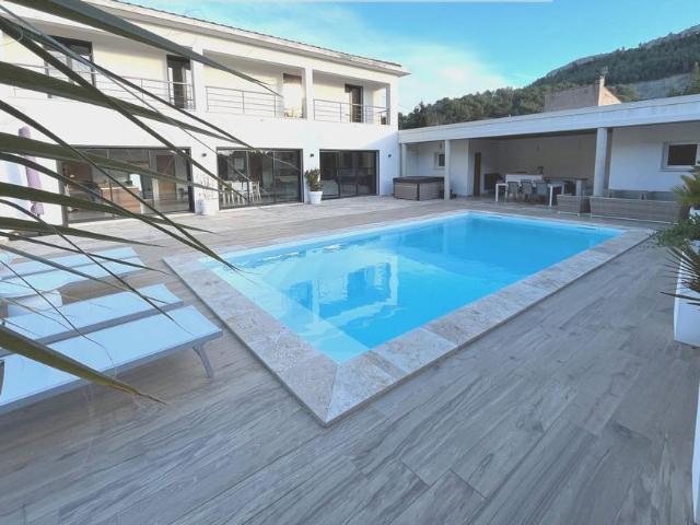 Villa vente à Marseille, Roquefort-la-bédoule