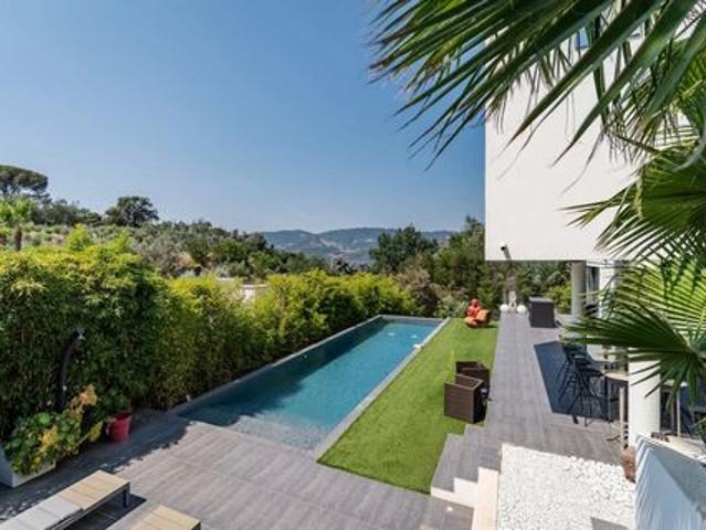 Villa vente à Grasse, La Roquette-sur-siagne