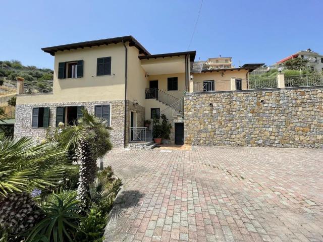 Casa in vendita a Bordighera, Liguria