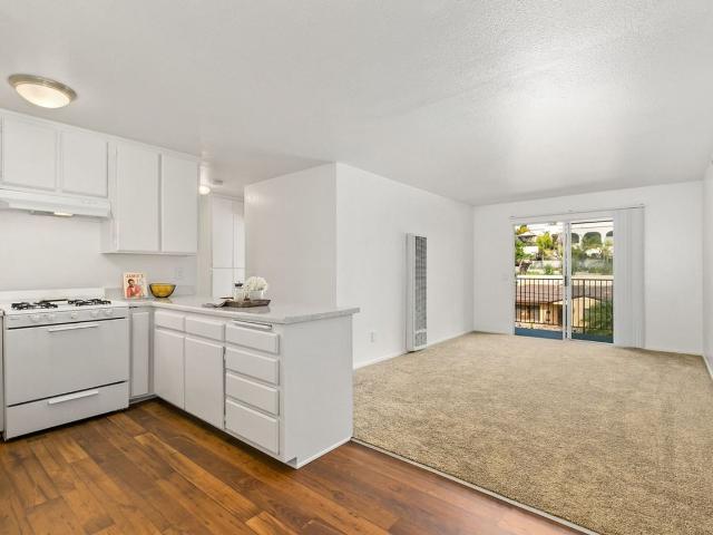 Apartment for rent in Canoga Park, California