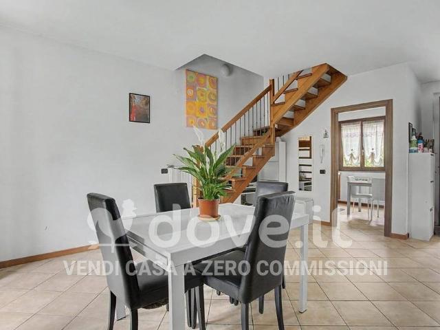 Villa Indipendente in vendita a Comunità Montana Valli del Verbano, Maccagno