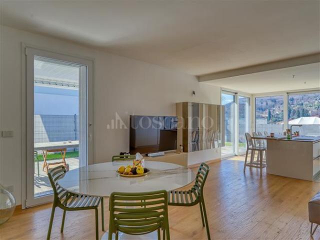 Villa Indipendente in vendita a Comunità Montana del Piambello, Marchirolo