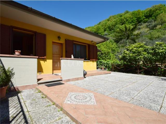 Villa Indipendente in vendita a Castagneta, Vernio