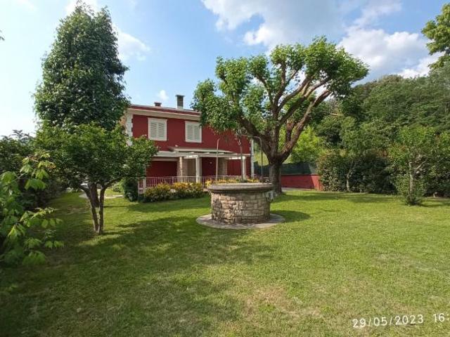 Villa Indipendente in vendita a Nocchi, Camaiore