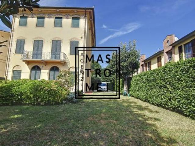 Villa Indipendente in vendita a Capannori, Toscana