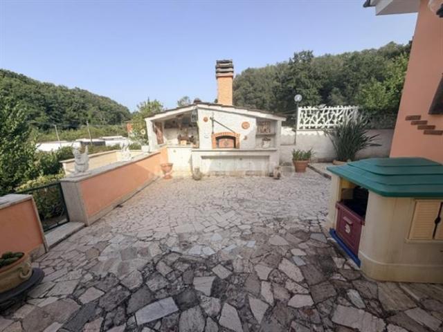 Villa Indipendente in vendita a Le Salzare, Aprilia