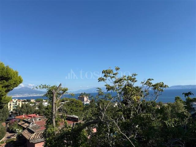 Villa Indipendente in vendita a Napoli