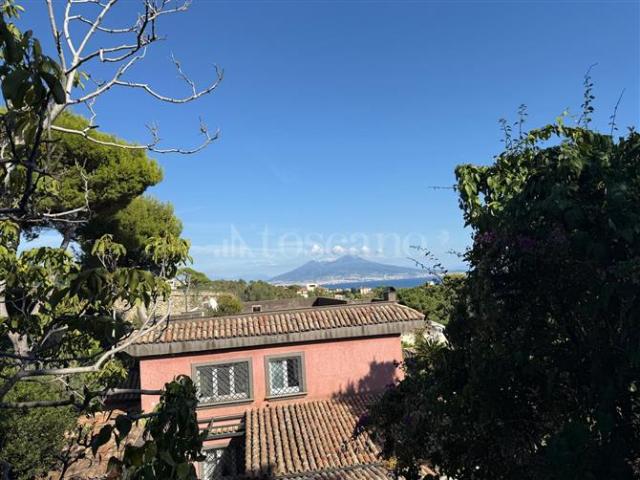 Villa Indipendente in vendita a Coroglio, Campania