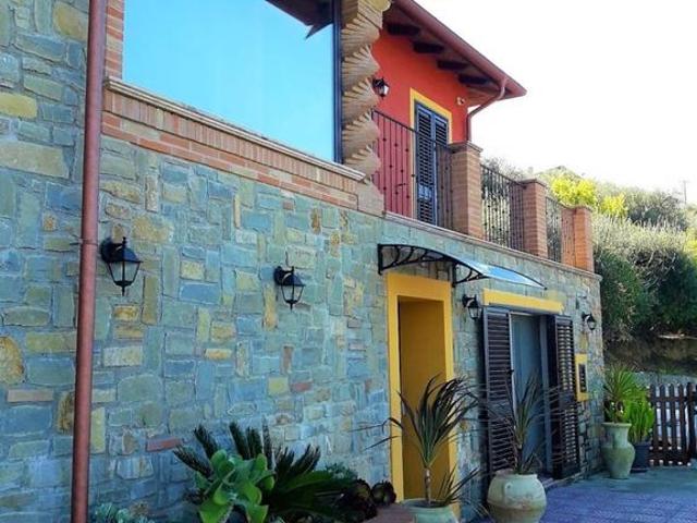 Villa Indipendente in vendita a Seborga, Liguria