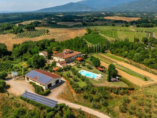 Villa Indipendente in vendita a Laterina Pergine Valdarno, Laterina