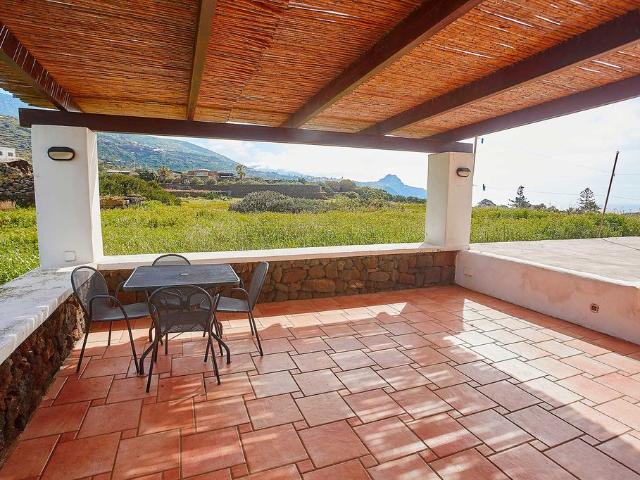 Villa Indipendente in vendita a Punta Tre Pietre, Pantelleria Aeroporto