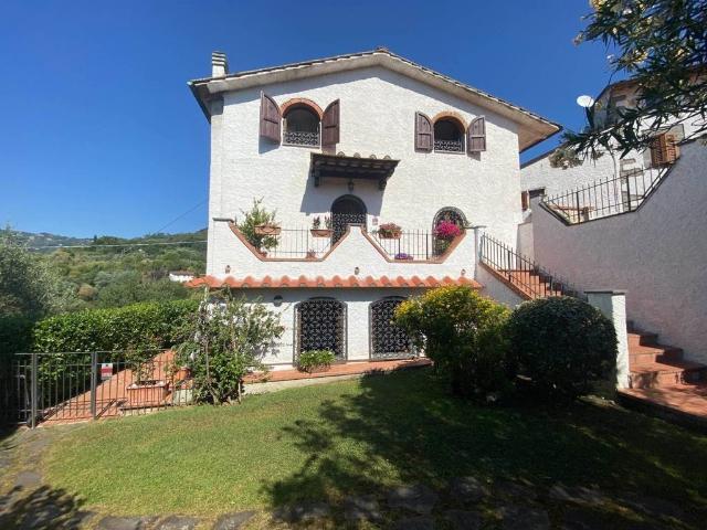 Villa Indipendente in vendita a Montecatini Alto, Montecatini Terme