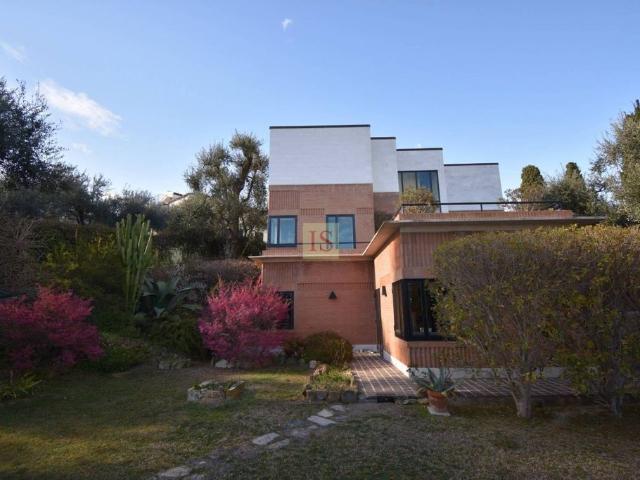 Villa Indipendente in vendita a San Lorenzo, San Remo