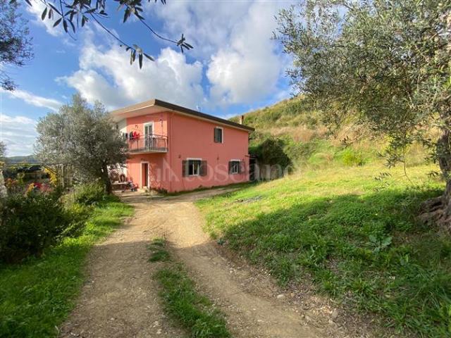 Villa Indipendente in vendita a Laureana Cilento, Campania