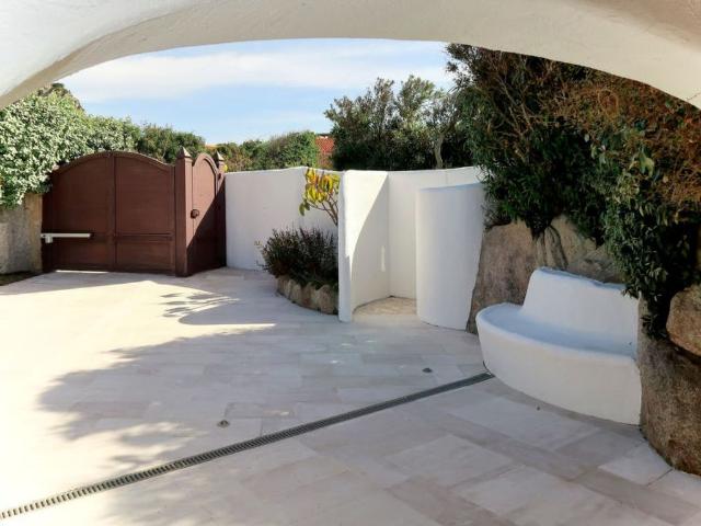 Villa Indipendente in vendita a Capo Testa, Santa Teresa Gallura