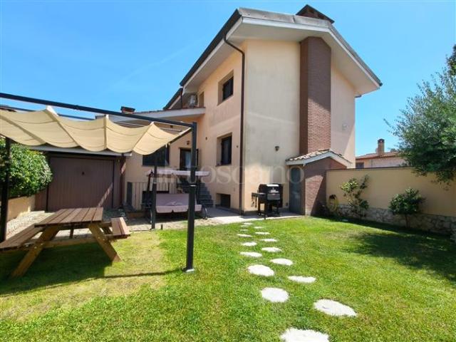 Villa Indipendente in vendita a Municipio Roma X, Roma Capitale