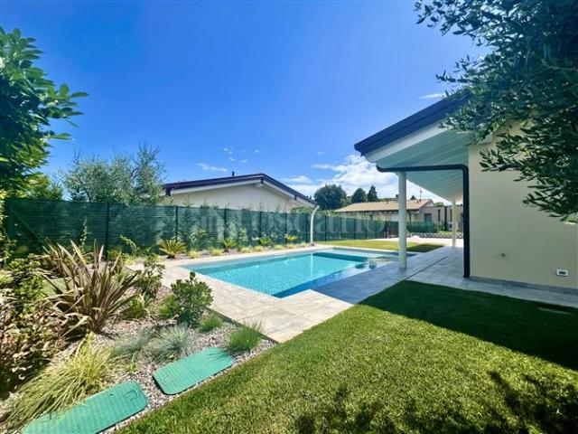 Villa Indipendente in vendita a Balbiana, Manerba Del Garda