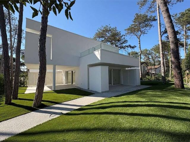 Villa Indipendente in vendita a Lignano Pineta
