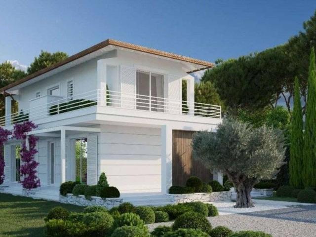 Villa Indipendente in vendita a Vittoria Apuana, Forte Dei Marmi