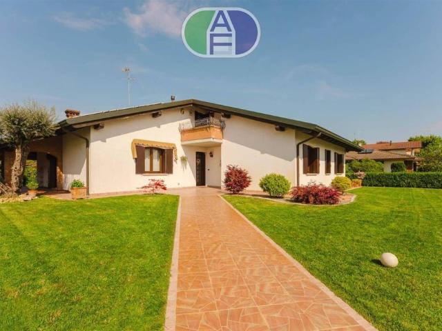 Villa Indipendente in vendita a Salzano, Venezia