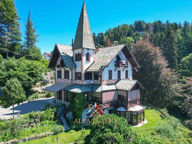 Villa Indipendente in vendita a Brunate, Como