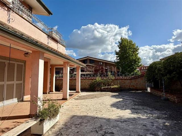 Villa Indipendente in vendita a Municipio Roma VII, Roma Capitale