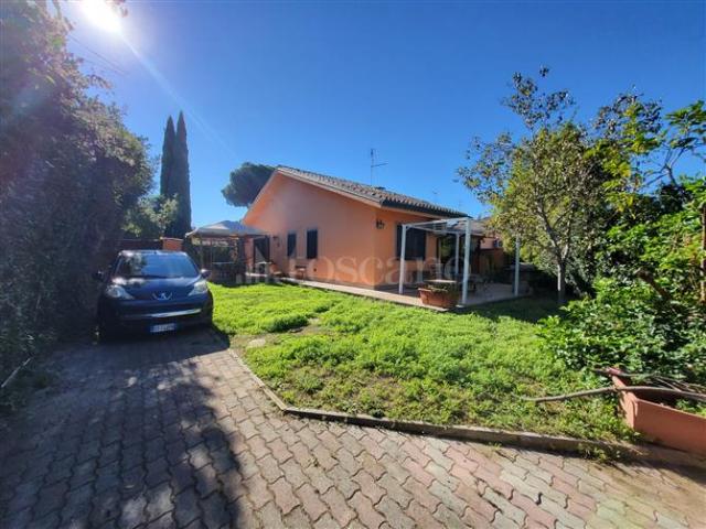 Villa Indipendente in vendita a Municipio Roma X, Roma Capitale