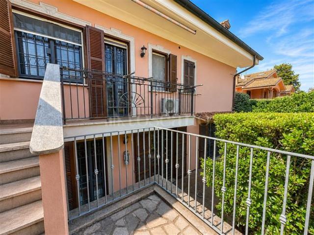 Villa Indipendente in vendita a Municipio Roma X, Roma Capitale