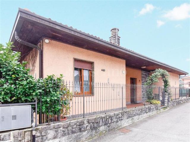 Villa Indipendente in vendita a San Fermo Della Battaglia, Cavallasca