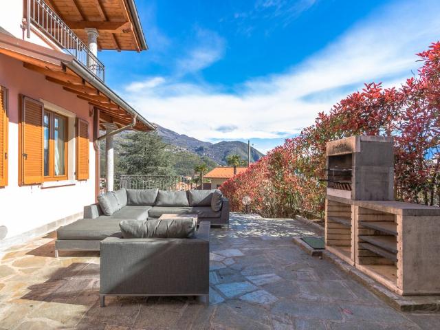 Villa Indipendente in vendita a Menaggio, Lombardia