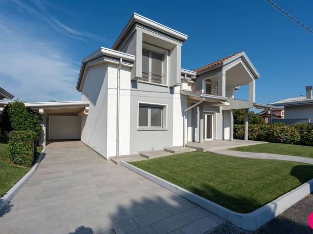 Villa Indipendente in vendita a Bannia / Banìe, Fiume Veneto
