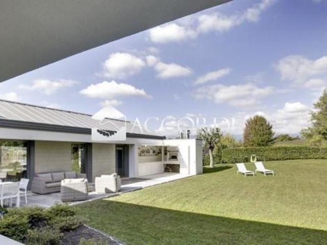Villa Indipendente in vendita a Conegliano, Veneto