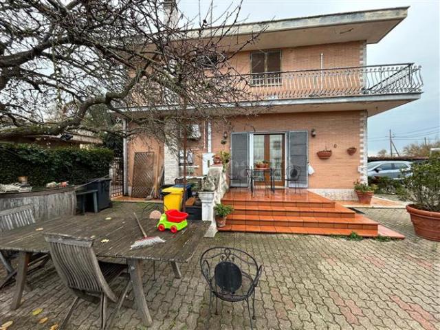 Villa Indipendente in vendita a Roma Capitale, Lazio