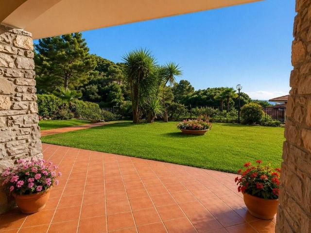 Villa Indipendente in vendita a Andora, Liguria