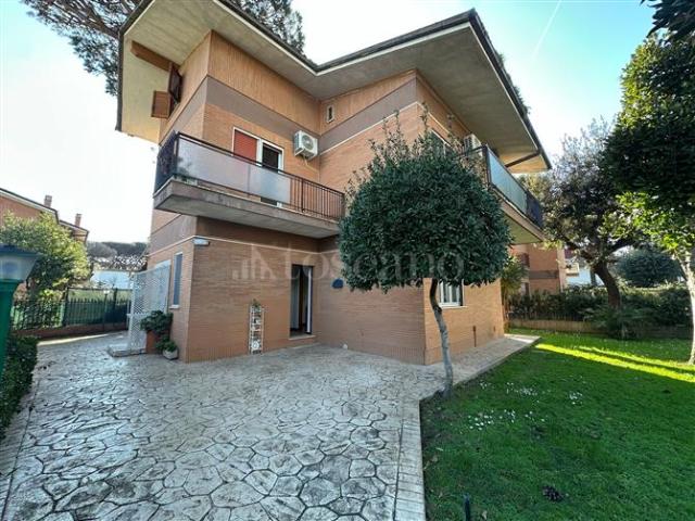 Villa Indipendente in vendita a Fregene, Roma Capitale