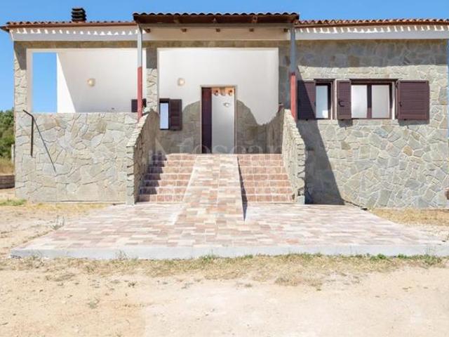 Villa Indipendente in vendita a Telti, Sassari