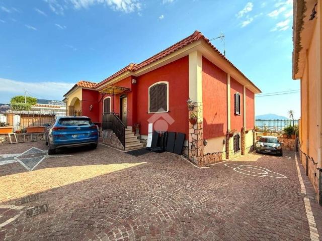 Villa Indipendente in vendita a Bacoli, Campania
