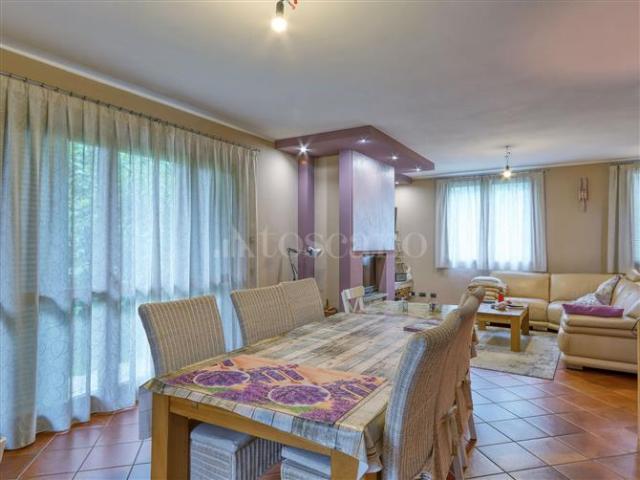 Villa Indipendente in vendita a Comunità Montana del Piambello, Cunardo