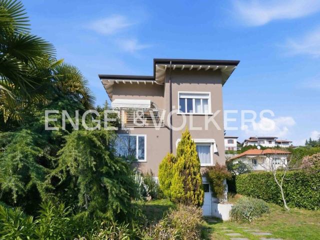 Villa Indipendente in vendita a Biumo Superiore, Varese