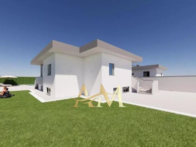 Villa Indipendente in vendita a Terracina, Lazio