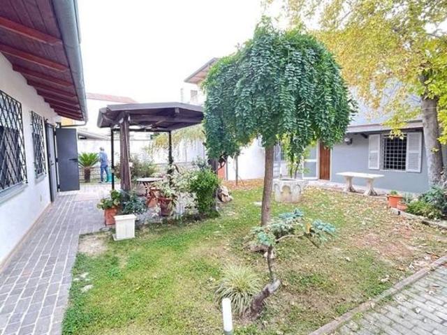 Villa Indipendente in vendita a Punta Marina Terme, Ravenna